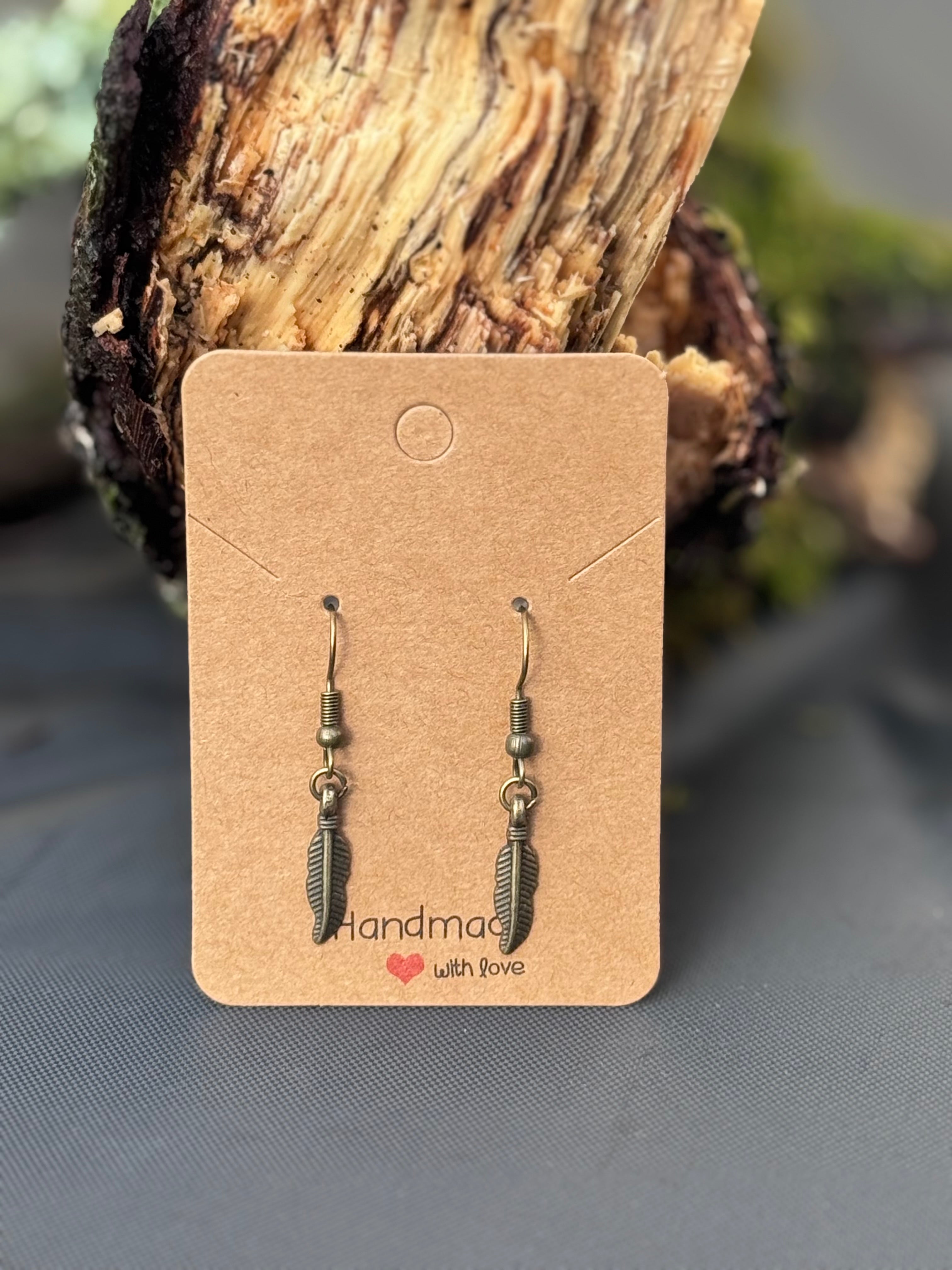 Small leaf earrings in bronze