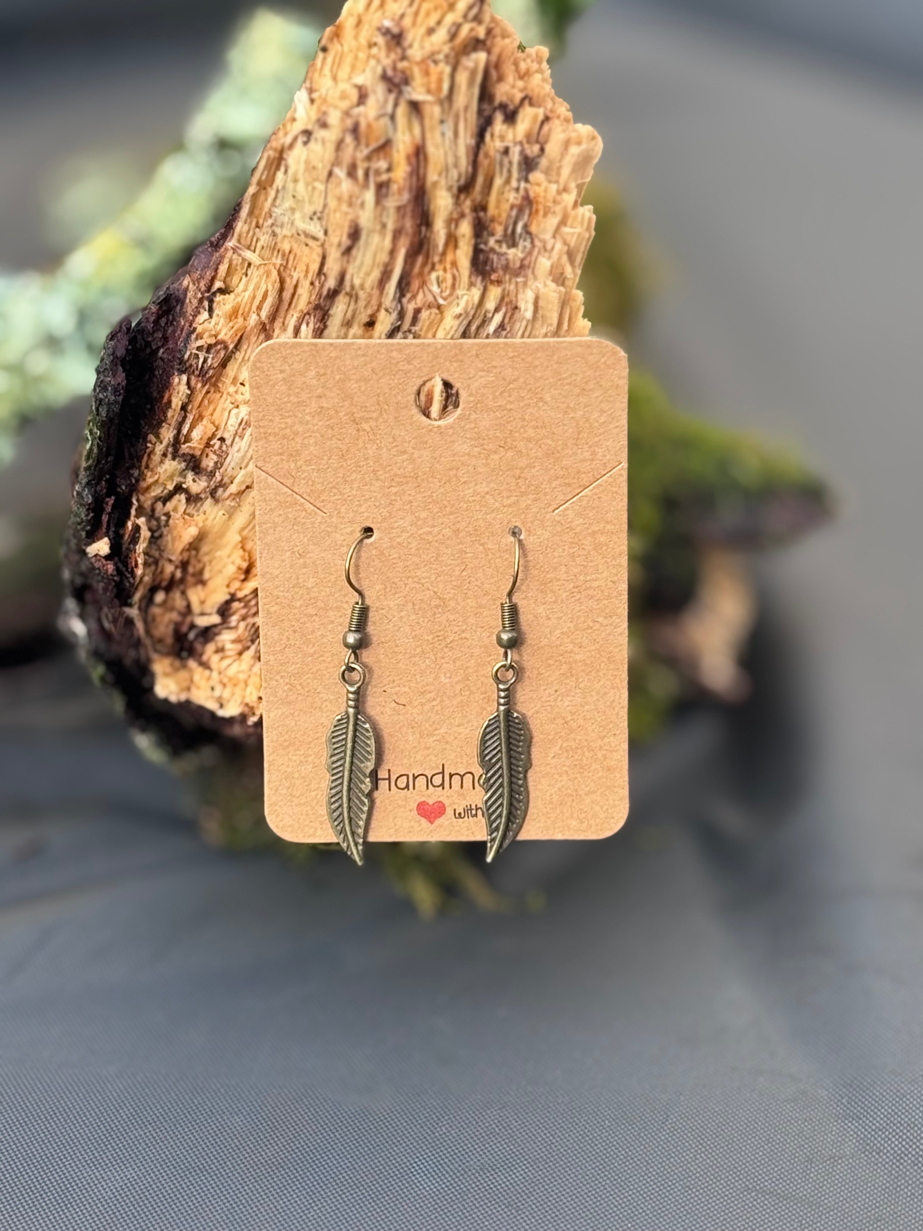 Medium leaf earrings in bronze