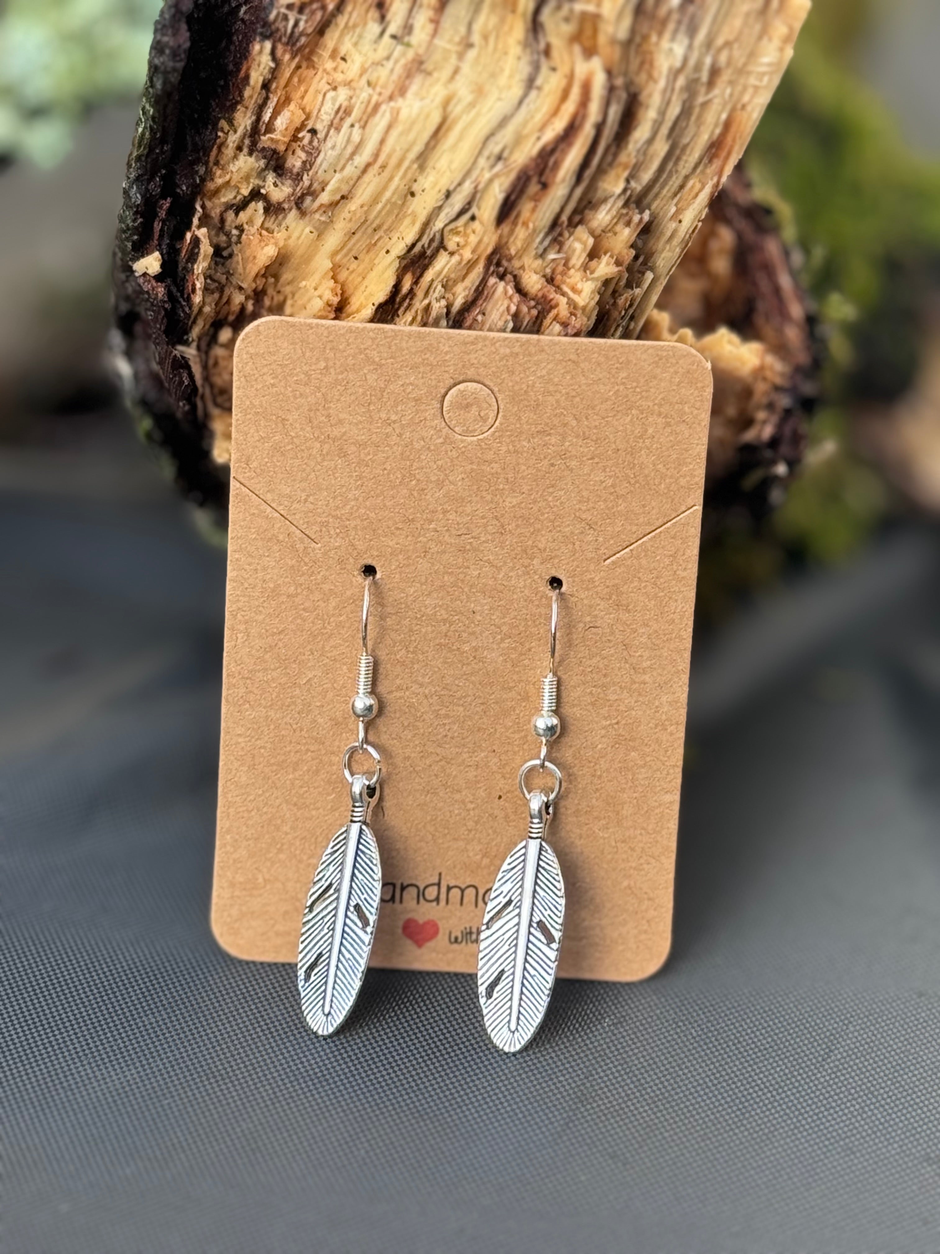 Oval medium leaf earrings in silver