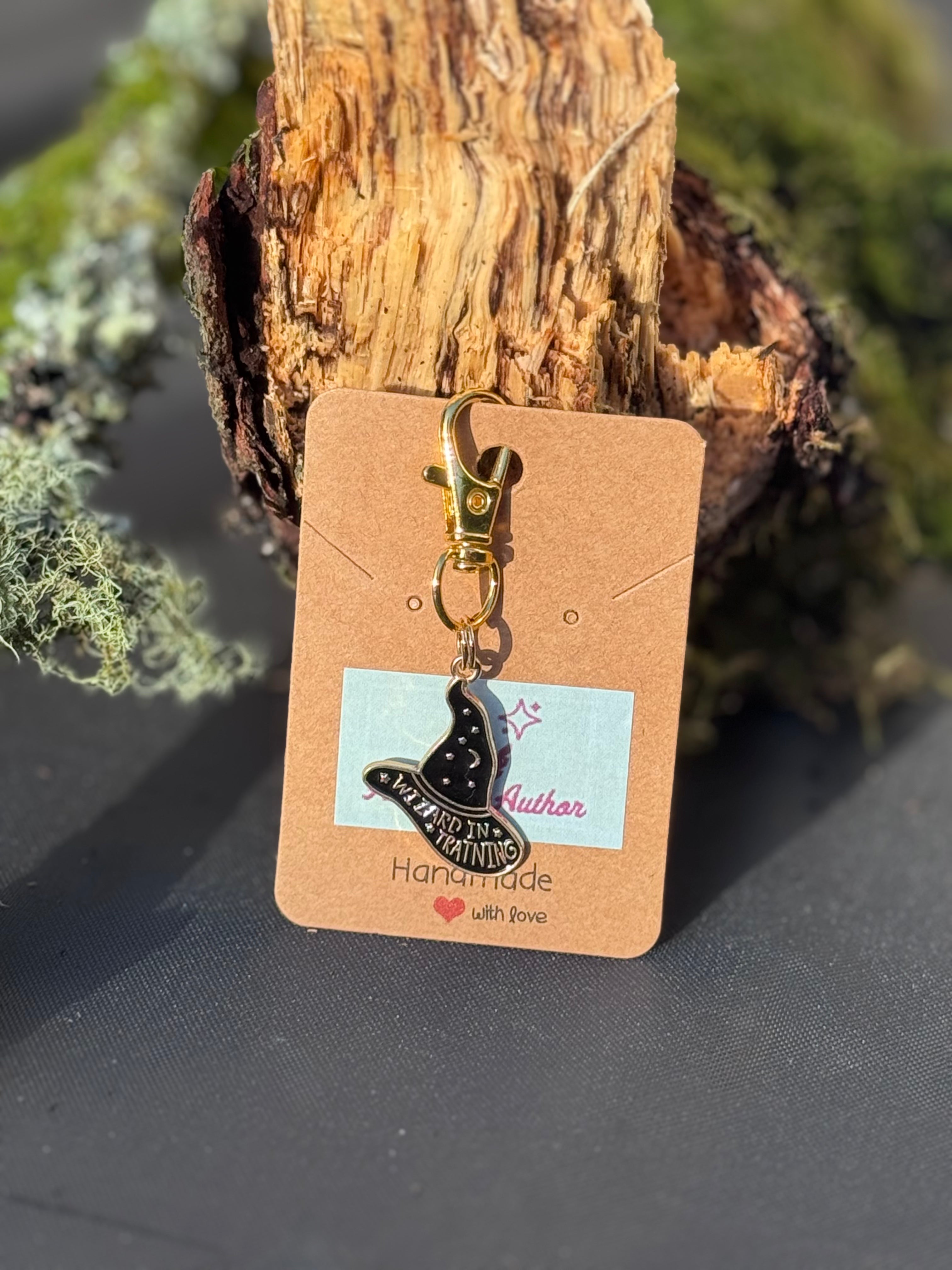 Black wizards hat keyring